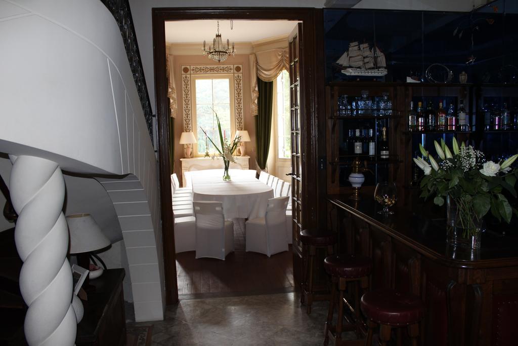 モントゥッサン シャトー ラ モーヌ Bed & Breakfast エクステリア 写真