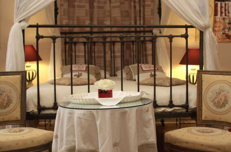 モントゥッサン シャトー ラ モーヌ Bed & Breakfast エクステリア 写真